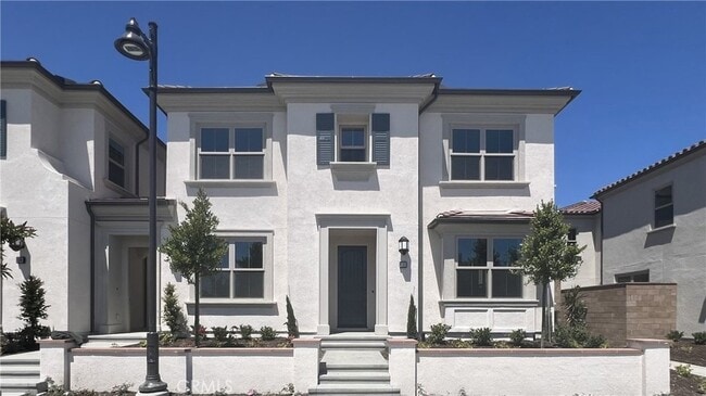110 Sunnyside in Irvine, CA - Building Photo - Building Photo