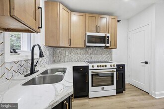 2320 Watkins St in Philadelphia, PA - Building Photo - Building Photo