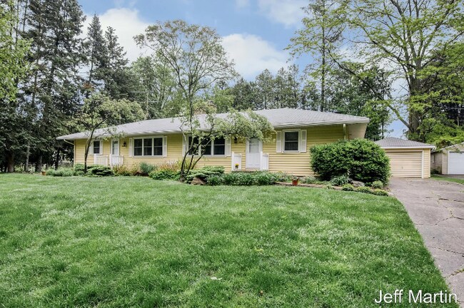 546 Nordberg Ave NW in Grand Rapids, MI - Building Photo - Building Photo
