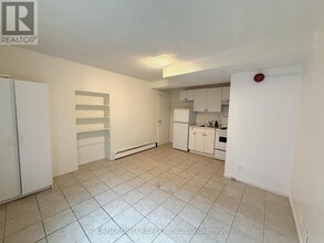 198 Dunn Ave in Toronto, ON - Building Photo - Building Photo