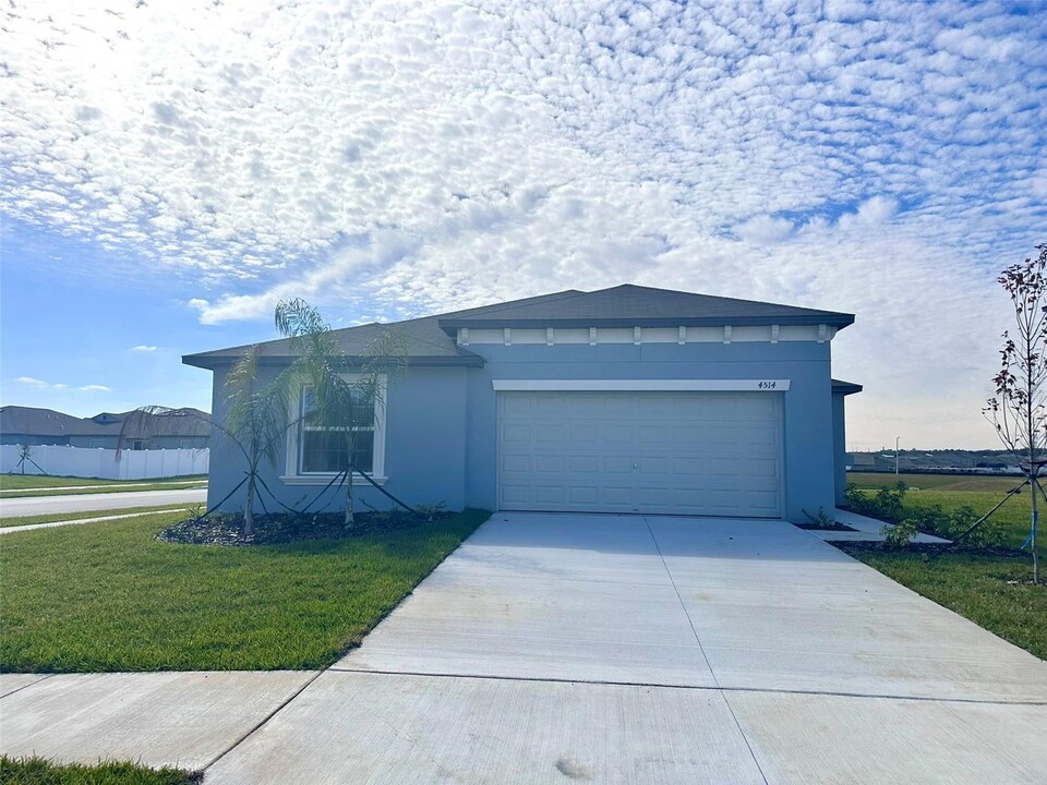 4514 Cozy Condor Ct in Bartow, FL - Building Photo