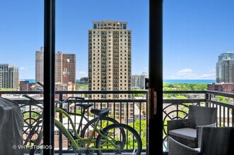 5 E 14th Pl-Unit -1202 in Chicago, IL - Building Photo - Building Photo