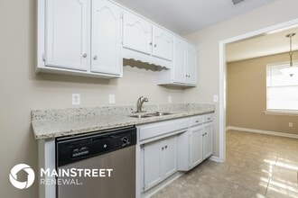 200 Oakmont Dr in La Vergne, TN - Foto de edificio - Building Photo