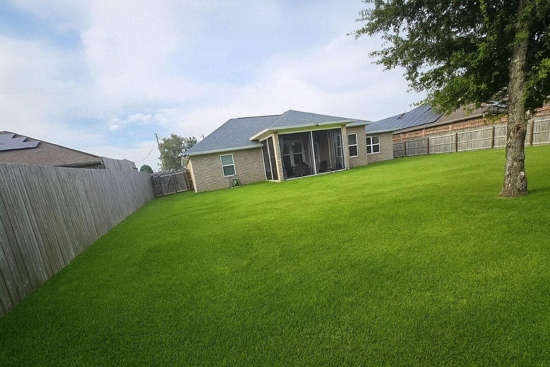 8484 Holley Hills Cir in Navarre, FL - Building Photo