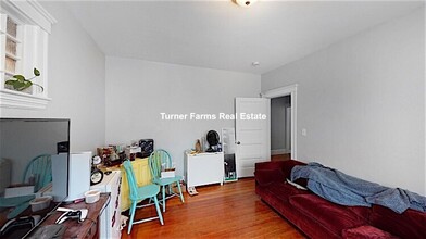 6 Hinckley St, Unit 2 in Somerville, MA - Foto de edificio - Building Photo
