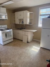 1370 Dartmouth Ave in Lovelock, NV - Building Photo - Building Photo