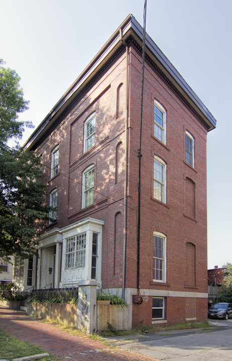 65 High St in Portland, ME - Building Photo