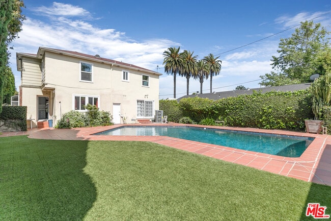 2201 Manning Ave in Los Angeles, CA - Building Photo - Building Photo