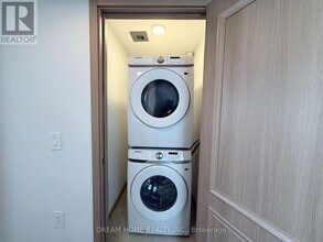 3423 Sheppard Ave E in Toronto, ON - Building Photo - Building Photo