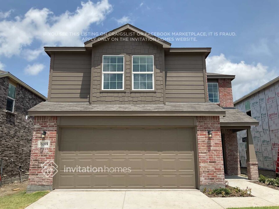 2015 Pleasant Knoll Cir in Forney, TX - Building Photo