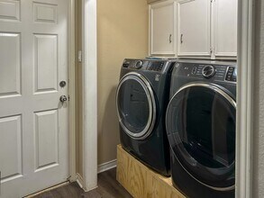 7178 Rolling Fork Dr in Dallas, TX - Building Photo - Building Photo