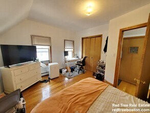66 Brooks St, Unit 3 in Boston, MA - Building Photo - Building Photo