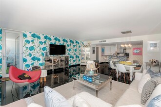 11 Island Ave in Miami Beach, FL - Building Photo - Building Photo