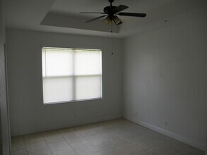 913 Pipers Cay Dr in West Palm Beach, FL - Building Photo - Building Photo