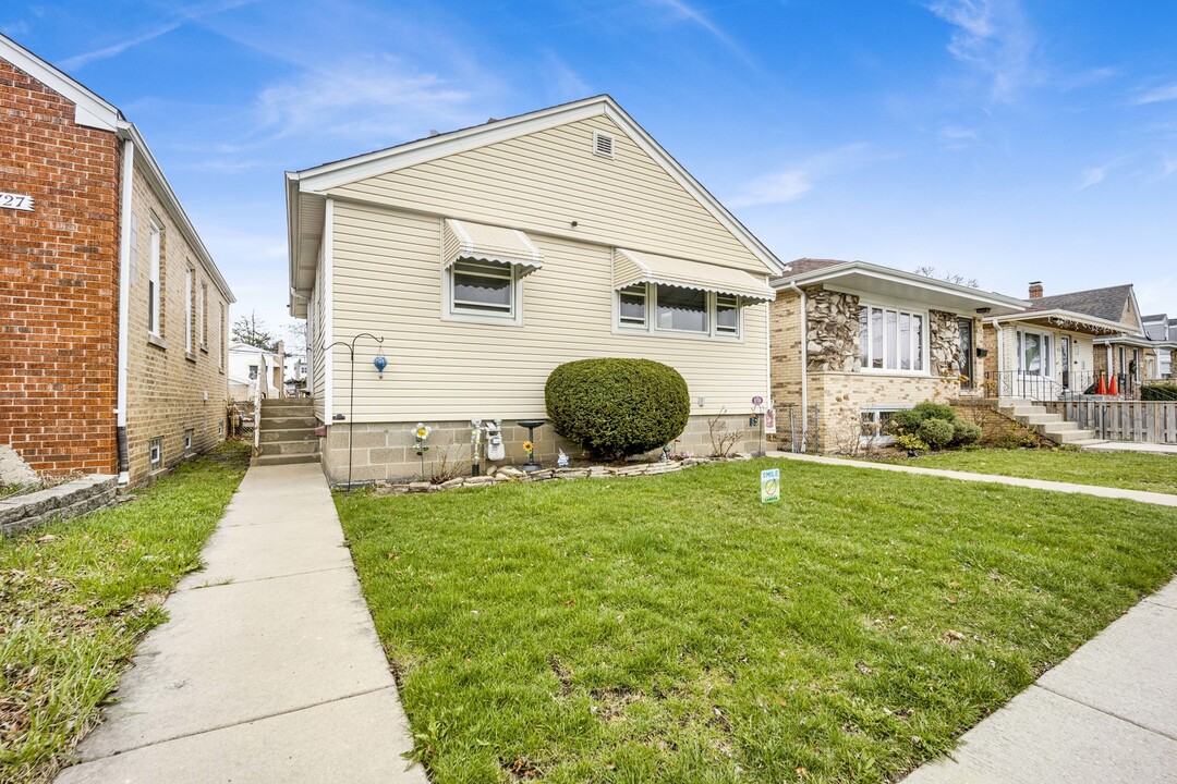 3723 N Oconto Ave in Chicago, IL - Building Photo