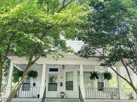 1105 N Clinton Blvd in Bloomington, IL - Building Photo