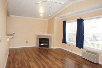 15062 NW Central Dr in Portland, OR - Building Photo - Building Photo