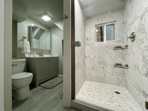 1734 E Carson St in Pittsburgh, PA - Building Photo - Building Photo