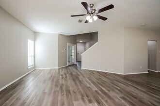 1089 Shadow Glenn Dr in Conroe, TX - Building Photo - Building Photo