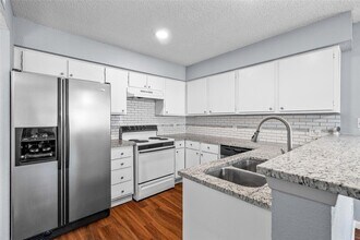 6239 Ludington Dr in Houston, TX - Building Photo - Building Photo