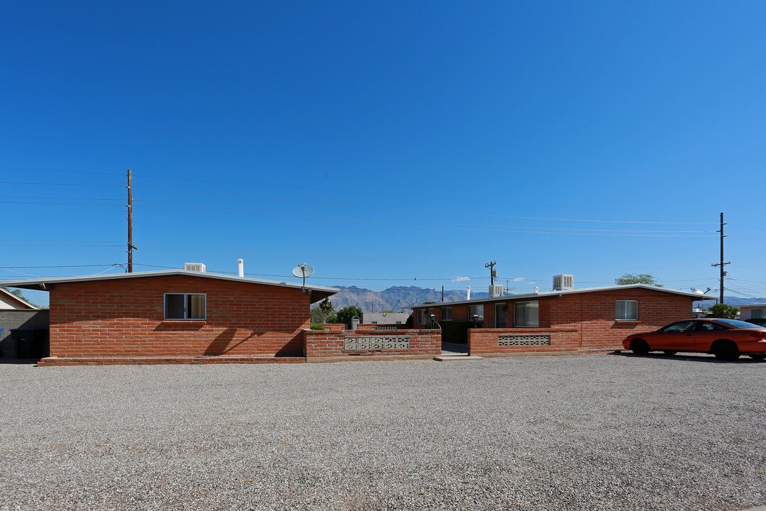 4114-4122 E Bellevue St in Tucson, AZ - Building Photo