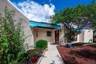 2803 Calle Dulcinea in Santa Fe, NM - Building Photo - Building Photo