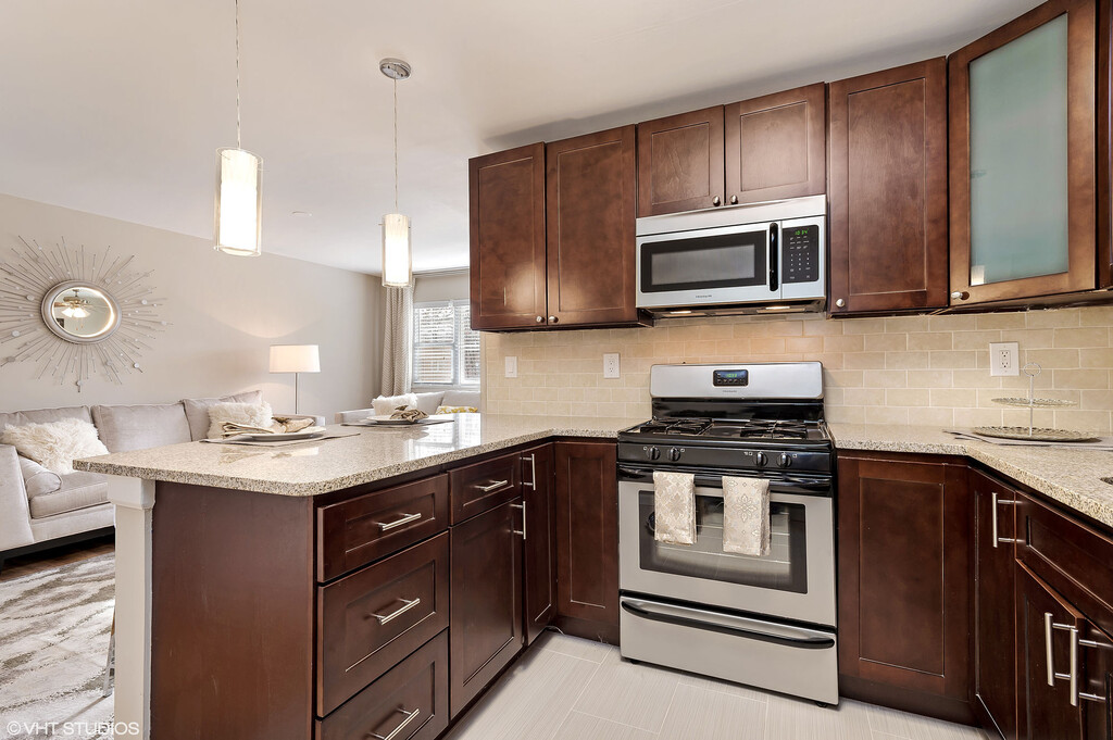 The Crossings at One Apartments in Fords, NJ