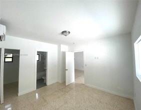 165 NE 56th St in Miami, FL - Building Photo - Building Photo