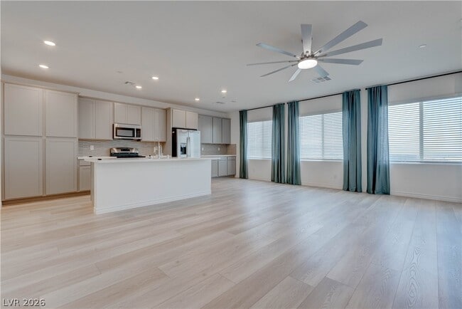 3302 Viola Hls Ave in Henderson, NV - Building Photo - Building Photo