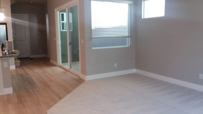 3285 Falcon Ct in West Sacramento, CA - Building Photo - Building Photo