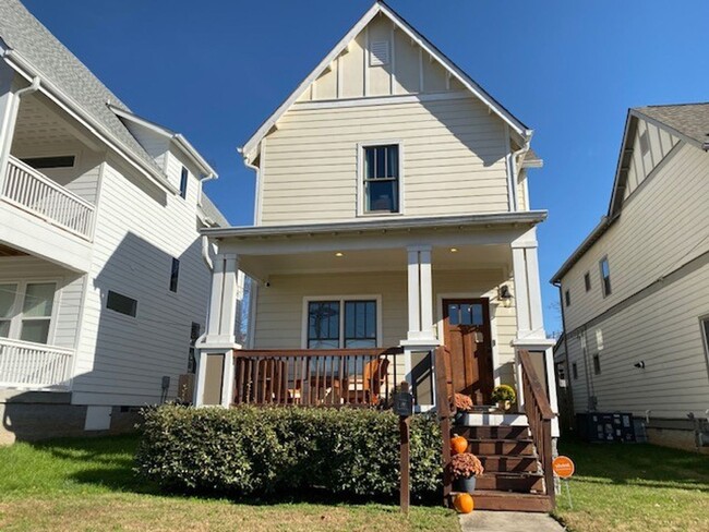property at 1113B Lischey Ave