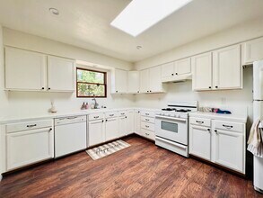 3258 Nizhoni Dr in Santa Fe, NM - Building Photo - Building Photo