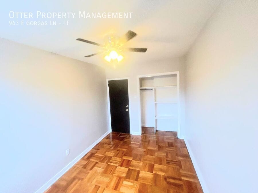 943 E Gorgas Ln in Philadelphia, PA - Building Photo