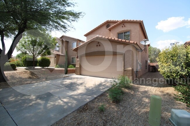 7531 E Majestic Palm Ln in Tucson, AZ - Building Photo - Building Photo