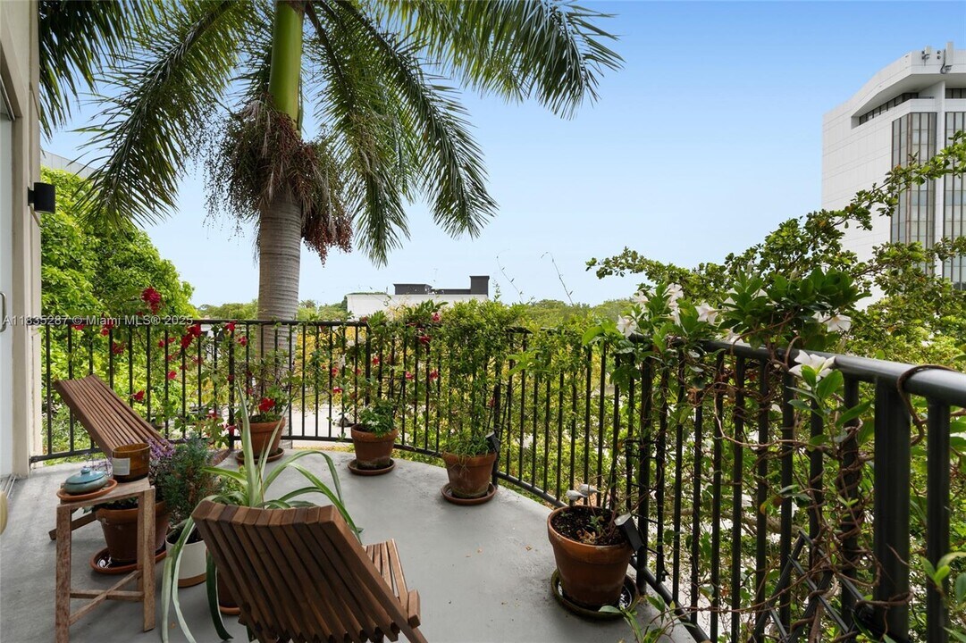 2701 SW 3rd Ave, Unit 303 in Miami, FL - Building Photo