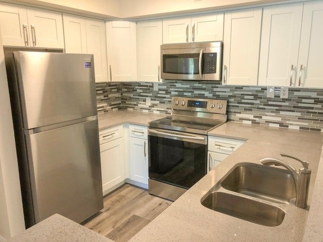 property at 7808 Sonoma Springs Cir
