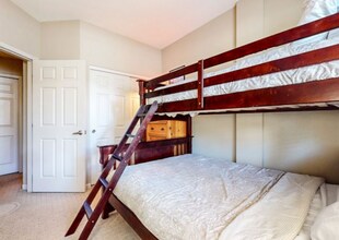 1500 Lodestar Dr in Mammoth Lakes, CA - Foto de edificio - Building Photo