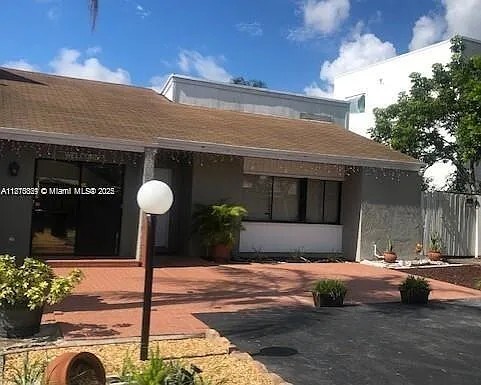 2972 NW 67th Ct in Fort Lauderdale, FL - Building Photo