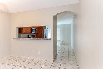 827 Garnet Cir in Weston, FL - Building Photo - Building Photo
