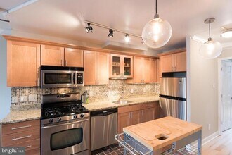 1245 13th St NW, Unit 301 in Washington, DC - Building Photo - Building Photo