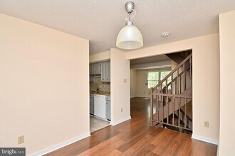 6832 Heatherway Ct in Alexandria, VA - Building Photo - Building Photo