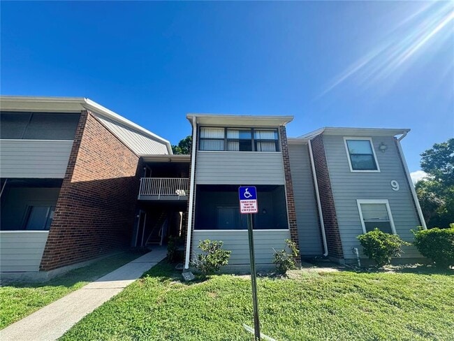 property at 1400 Gandy Blvd N