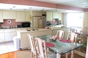 404 Fairway Villas in St. Simons Island, GA - Building Photo