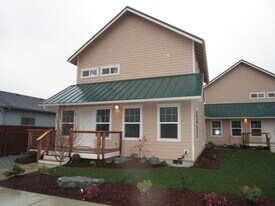 524 E Hazel Ave in Burlington, WA - Building Photo