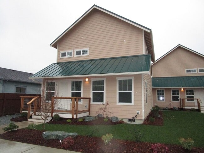 property at 524 E Hazel Ave