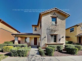 1022 S Annie Ln, Unit G201 in Gilbert, AZ - Building Photo