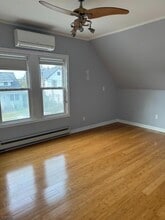 205 Valley Brook Ave in Lyndhurst, NJ - Building Photo - Building Photo