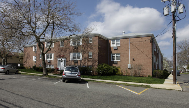 Arlington Court Apartments in Ocean Grove, NJ - Building Photo - Building Photo