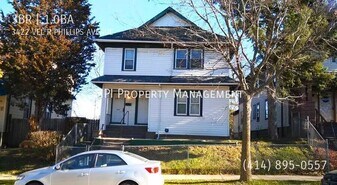 3422 N Vel R. Phillips Ave in Milwaukee, WI - Building Photo