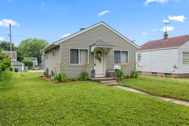 803 S 101st St in West Allis, WI - Building Photo - Building Photo